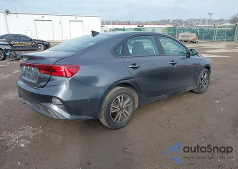 2022 Kia Forte Lxs z USA, uszkodzony, nr VIN 3KPF24AD2NE465889